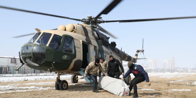 Jandarma deprem bölgesine 34 helikopterle 1458 sorti yaptı