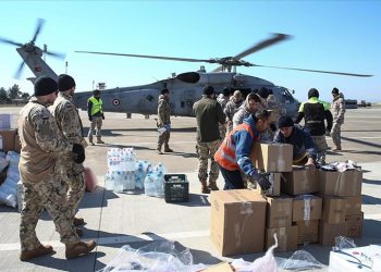 Deprem bölgesine gelen yardımlar İncirlik Üssü’nden dağıtılıyor