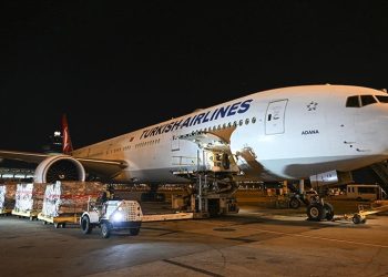 THY, ABD’de toplanan yardım malzemelerini aynı gün ulaştırıyor