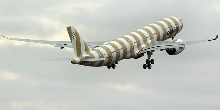 Condor uçağı türbülansa girdi: 20 kişi yaralandı