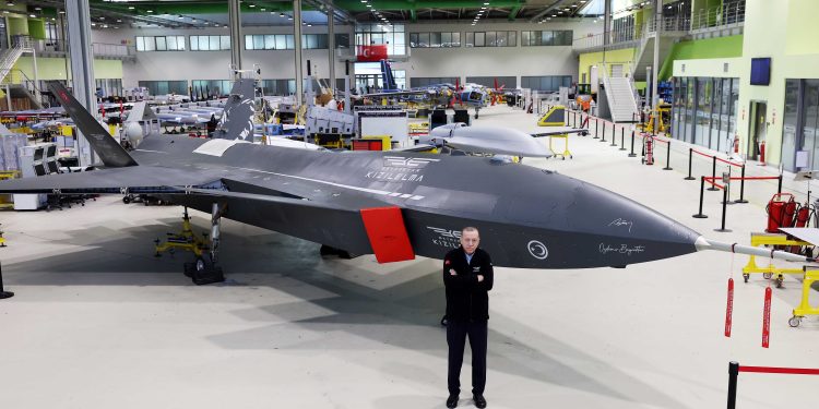 Erdoğan’dan Kızılelma ve Bayraktar TB3’lü hatıra fotoğrafı