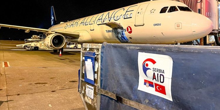 Sırbistan’dan yardımlar THY ile geldi