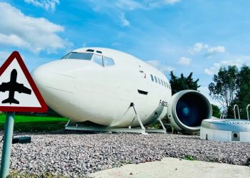 Airbnb’den gecelik 150 dolara jakuzili Boeing 737!