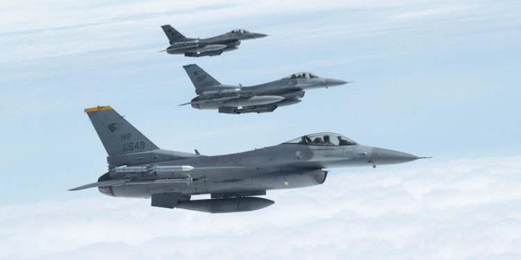 F-16’nin yeni elektronik harp sistemi test edildi