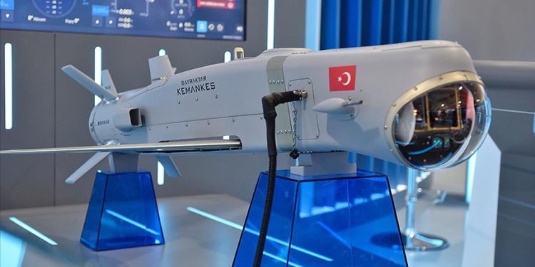 Türkiye’nin yeni seyir füzesi Kemankeş görücüye çıktı