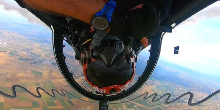 Hürkuş ile ters uçuş nasıl yapılır?