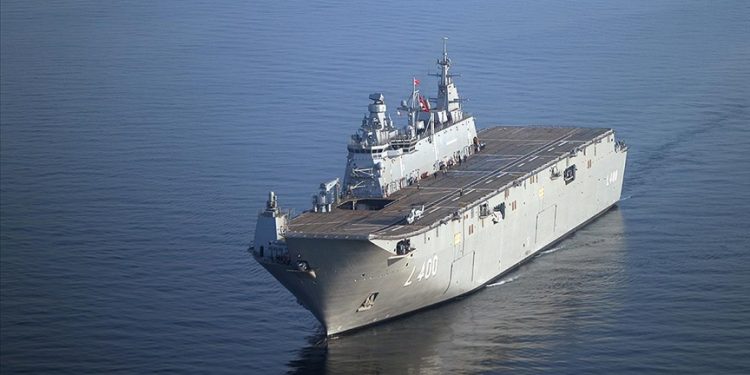 Yerli savaş gemisi TCG Anadolu pazartesi teslim edilecek