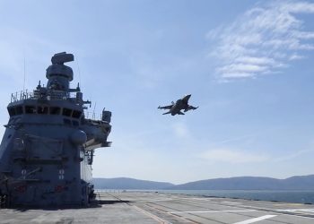 TCG Anadolu, Marmara Denizi’nde F-16’larla eğitimler icra etti