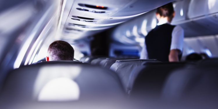FAA, 2023’te FBI’a daha fazla asi yolcu vakası bildirdi