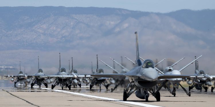 ABD: Ukraynalı pilotların F-16 eğitimine iki ülke öncülük edecek