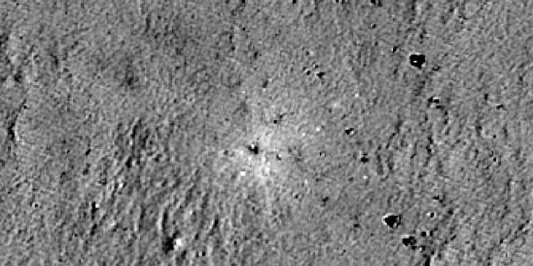 NASA, Ay’a düşen uzay aracını görüntüledi