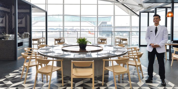 Qantas, Hong Kong Havalimanı yolcu salonunu yeniledi!