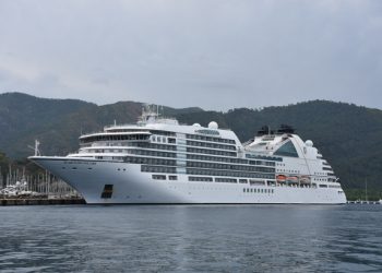 Kruvaziyer “Resilient Lady” ile Bodrum’a bin 866 turist geldi