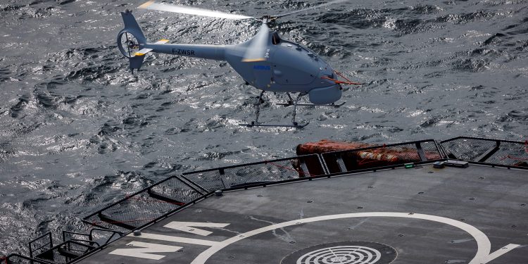 İnsansız keşif helikopteri VSR700 denizde test edildi