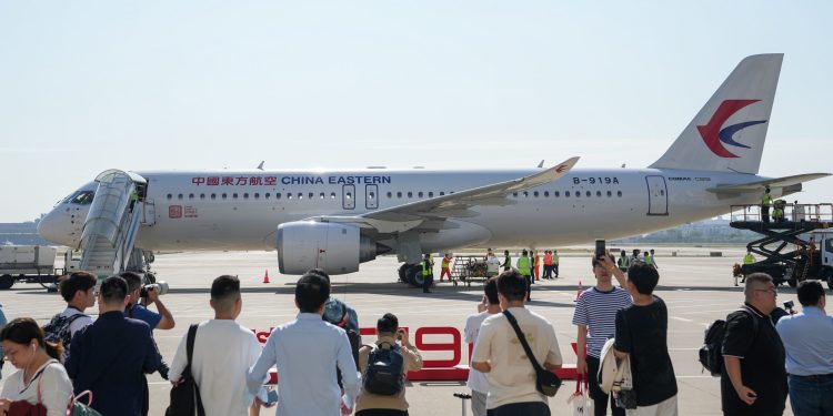 Çin’in yerli uçağı “C919” ilk ticari seferini yaptı