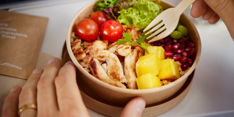 Uçakta satılmayan taze yemekler 3,5 euro