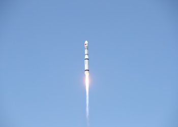 Çin, deney ve gözlem uydusunu fırlattı