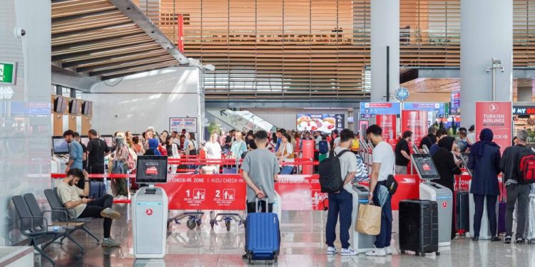 İGA İstanbul Havalimanı tarihinin en yoğun gününü yaşadı
