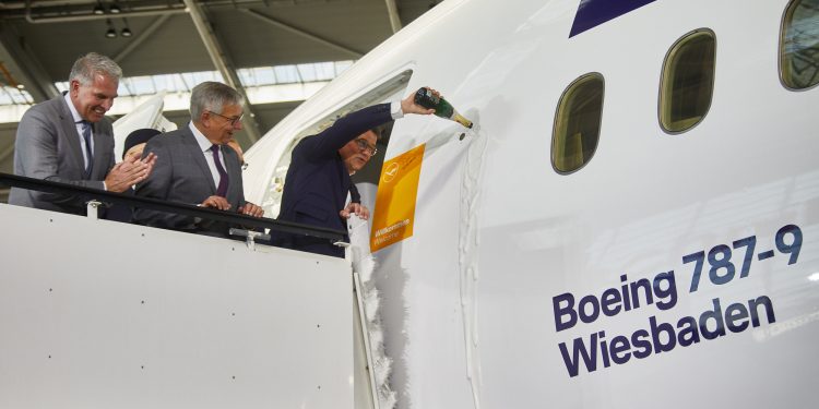 Lufthansa’nın 5’inci 787’sine “Wiesbaden” adı verildi