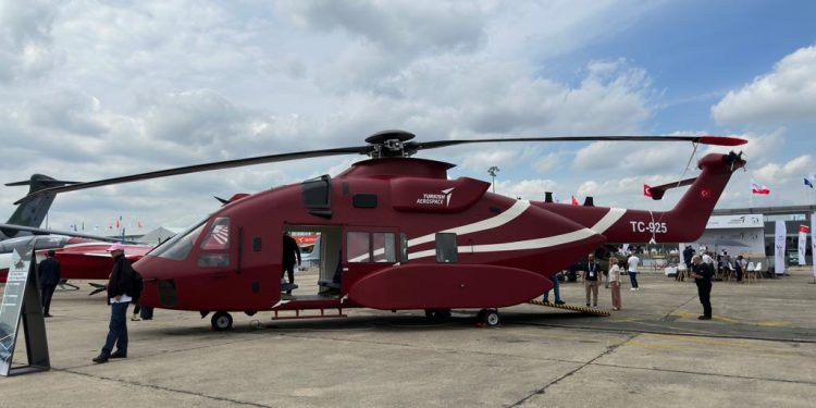 TUSAŞ Paris’te T925’i görücüye çıkardı