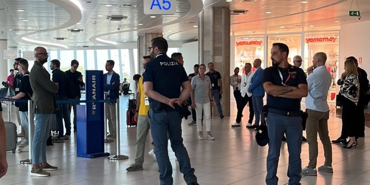 Yer hizmetleri çalışanları ve pilotlar İtalya’da greve gitti