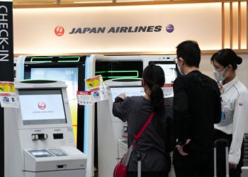 JAL hafif seyahat etmeleri için yolculara kıyafet kiralayacak