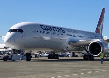 Qantas filosuna B787-9 Dreamliner kattığını duyurdu