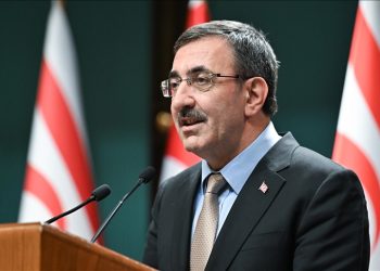 “Yeni Ercan Havalimanı’nı en kısa zamanda Kıbrıs Türkü’ne kazandıracağız”