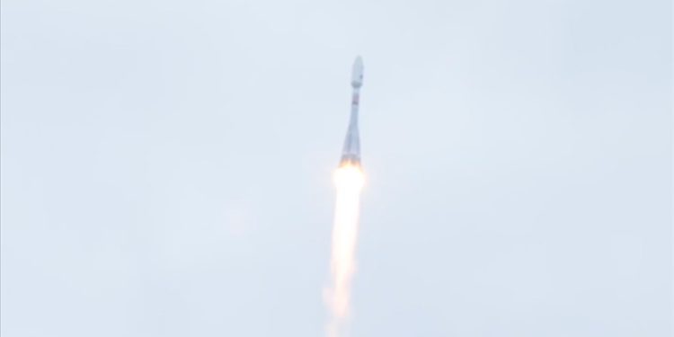 Rus uzay aracı Luna-25, Ay’ın yörüngesine girdi