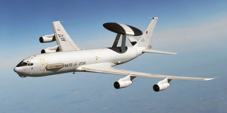 NATO, Rusya sınırına 2 AWACS uçağı gönderdi