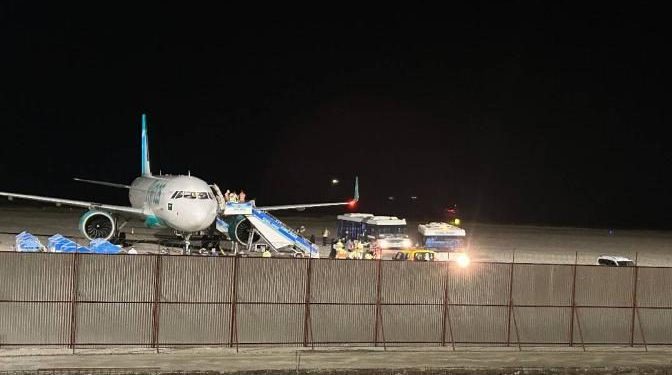 Yolcu uçağının motoru arızalandı, Trabzon’a acil iniş yaptı