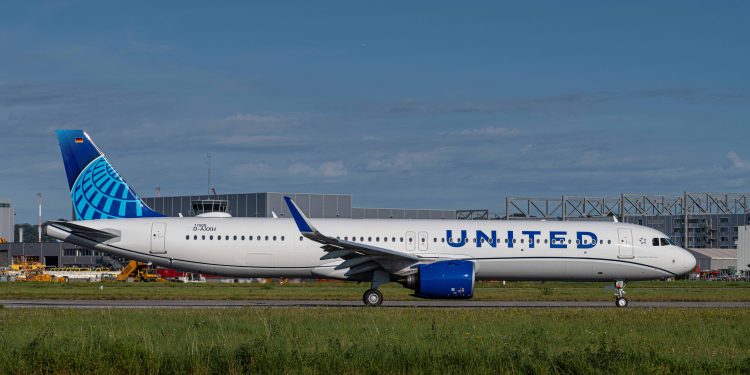 Aynı günde Boeing’e 100, Airbus’a 60 uçaklık sipariş verdi