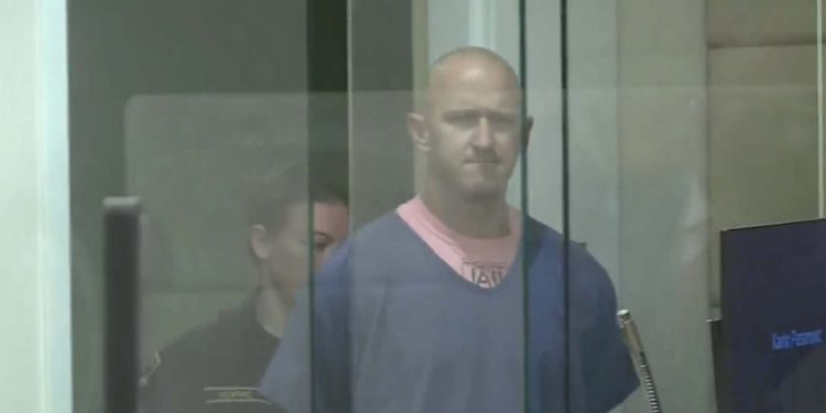 Uçağın motorlarını kapatmaya çalışan pilot mantar etkisindeymiş