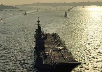 100. yılda 100 savaş gemisiyle İstanbul Boğaz’ı geçişi