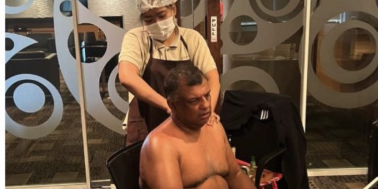 Havayolu CEO’sunun masajlı toplantı paylaşımı tepki çekti