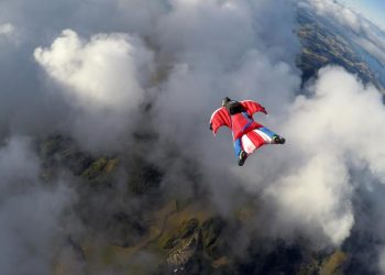 Paraşütçüye çarpan pilotun cezası belli oldu