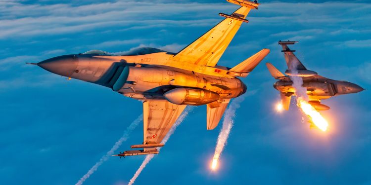 Türk fotoğrafçı NATO’nun savaş uçakları yarışmasını kazandı