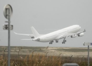 Fransa, kaçak göçmenleri ülkelerine gönderdi