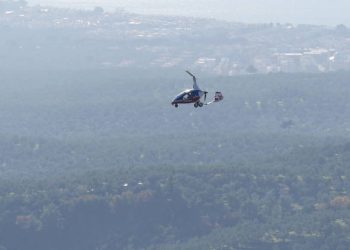 Jandarma zeytinlikleri gyrokopter ile koruyor