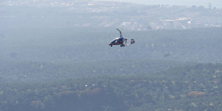 Jandarma zeytinlikleri gyrokopter ile koruyor