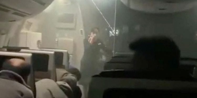 Yanan JAL uçağından yolcular nasıl kurtuldu?