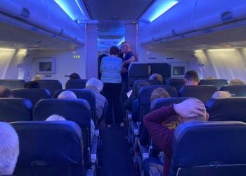 4 saatlik uçuşu 60 saatte tamamladılar!