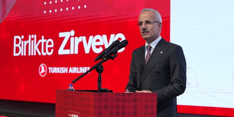 Bakan Uraloğlu: Yolcu sayımız 2023’te 214 milyonun üzerine çıktı