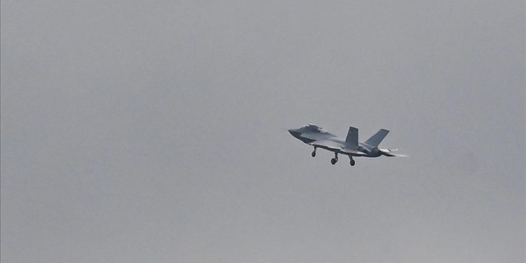 Yerli savaş uçağı KAAN ilk uçuşunu yaptı