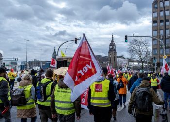 Almanya’daki grev 90 bin yolcuyu etkiledi