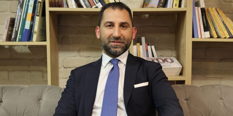 Emirates’te 160 milletten insan çalışıyor!