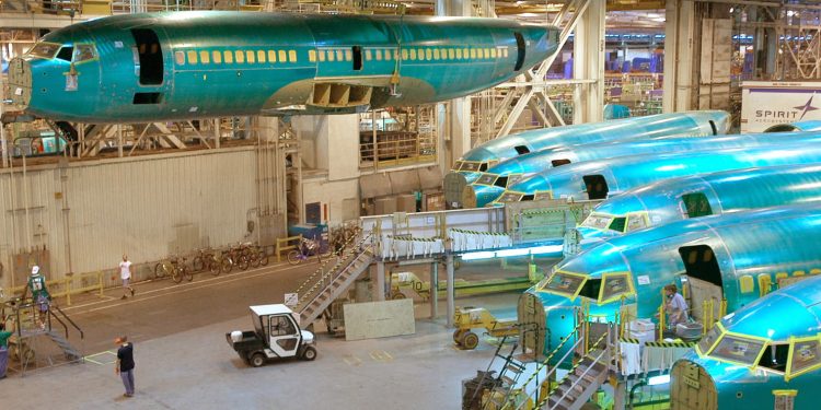 Boeing, 20 yıl önce sattığı şirketi tekrar almak için görüşüyor