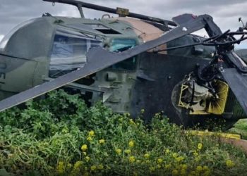 İzmir’de askeri helikopter zorunlu iniş yaptı