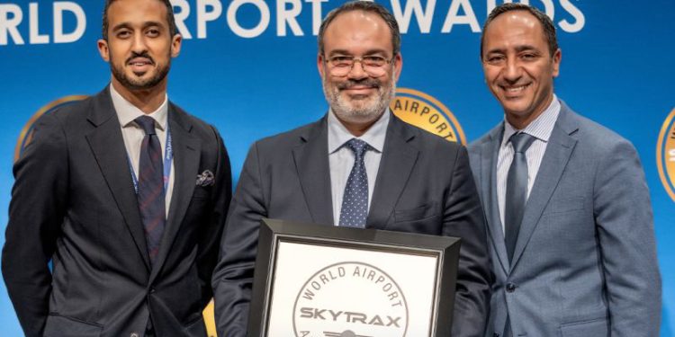 TAV’ın beş havalimanına Skytrax’tan ödül