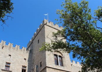 Yunan Adalarına kapıda vizede hizmet bedeli sürprizi